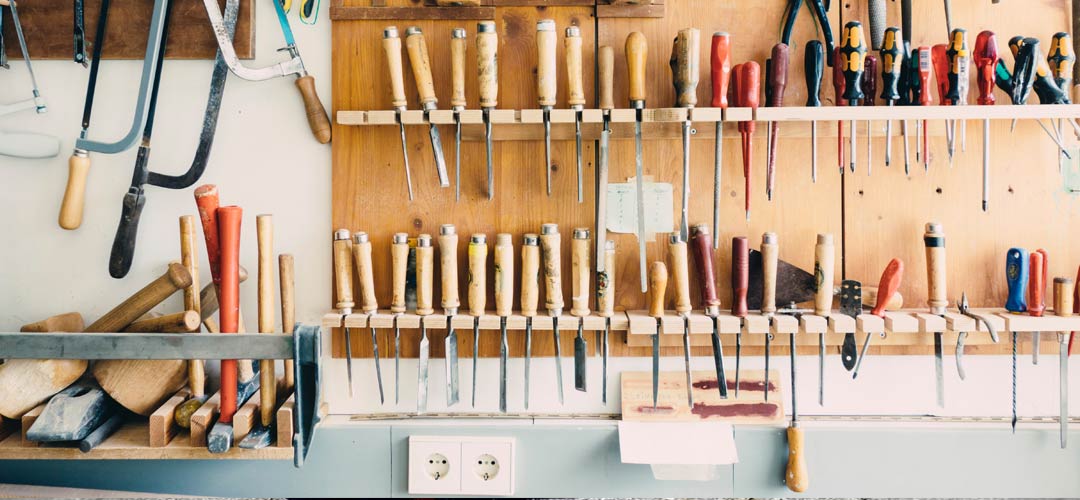 Tool shelf